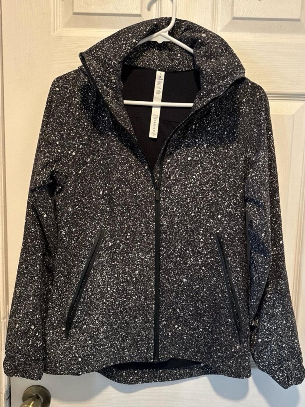 Lululemon Hooded Waterproof Rain Jacket Black White Splatter Print Size 6